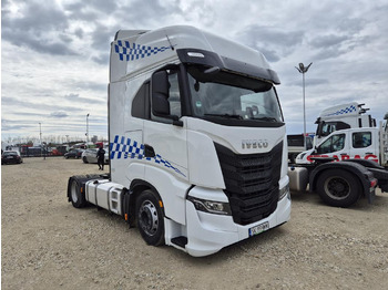 Tahač IVECO
