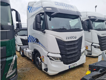 Tahač IVECO