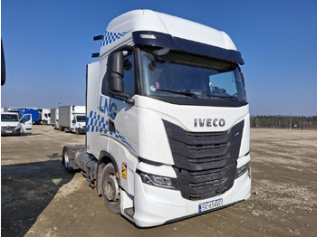 Tahač IVECO