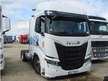 Tahač IVECO