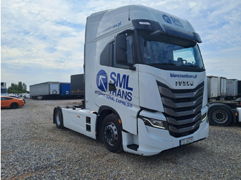 Tahač IVECO
