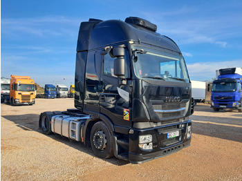 Tahač IVECO