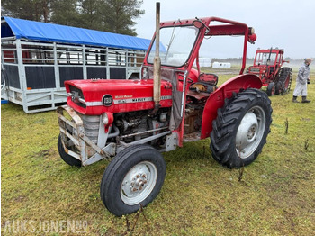 Traktor MASSEY FERGUSON 1000 series