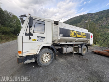 Cisternové vozidlo VOLVO FL7