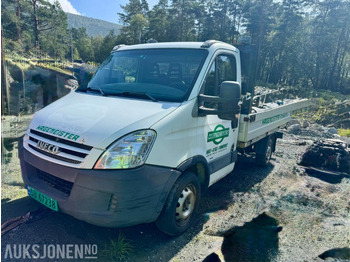 Nákladní automobil valníkový/ Plošinový IVECO