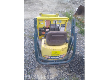 2007 Yanmar C12r beltedumper med treveis tipp leasing 2007 Yanmar C12r beltedumper med treveis tipp: obrázek 3