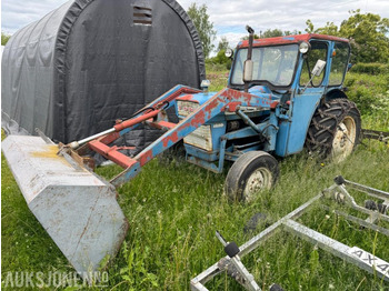 Traktor FORD