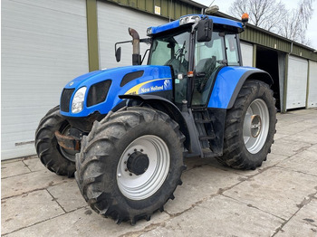 Traktor NEW HOLLAND TVT