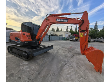 Pásové rýpadlo DOOSAN DX60