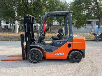 Dieselový vysokozdvižný vozík Used Toyota 8FD30 forklift: obrázek 2