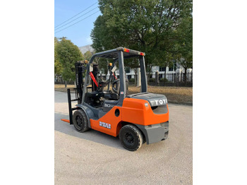 Dieselový vysokozdvižný vozík Used Toyota 8FD30 forklift: obrázek 5