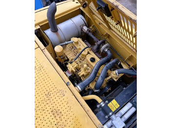 Pásové rýpadlo CAT 320 C: obrázek 4