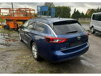 Osobní auto OPEL