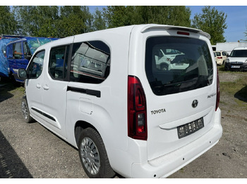 Osobní auto TOYOTA