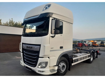 Podvozek s kabinou DAF XF 106 450