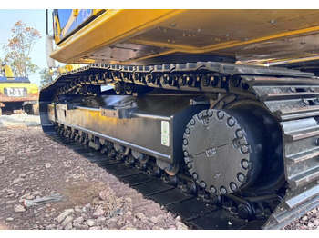 Pásové rýpadlo Komatsu PC 210 LC-8: obrázek 3
