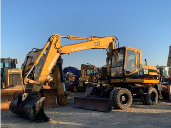 CAT M 315  leasing CAT M 315: obrázek 2