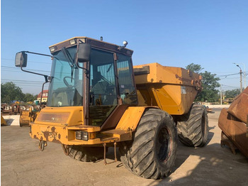 Kloubový sklápěč Hydrema 910: obrázek 3