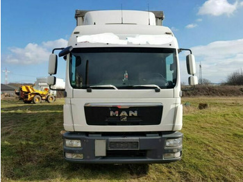 Plachtový nákladní auto MAN TGL 8.240