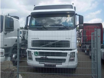 Tahač VOLVO FH12 420