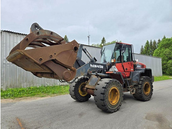 Kolový nakladač KOMATSU WA200