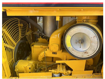 Buldozer 2020 Caterpillar D8R: obrázek 4