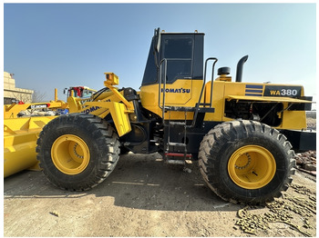 Kolový nakladač KOMATSU WA380