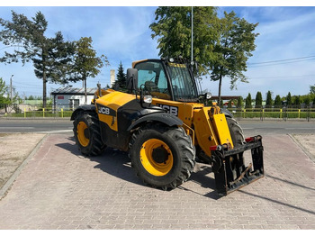 Teleskopický manipulátor JCB