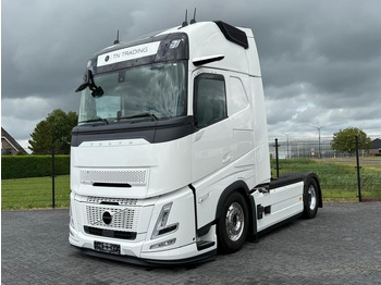 Tahač VOLVO FH13 460