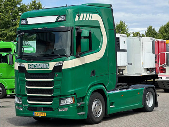 Tahač SCANIA S 450