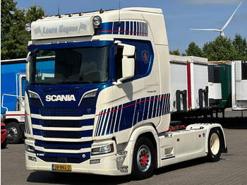 Tahač SCANIA S 580