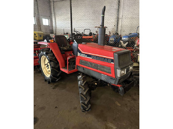 Traktor YANMAR