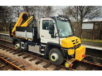 Auto s hydraulickou rukou UNIMOG