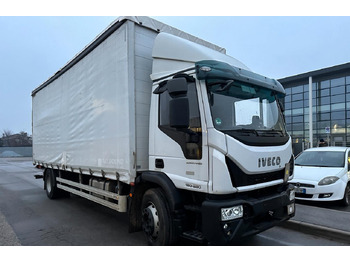 Plachtový nákladní auto IVECO