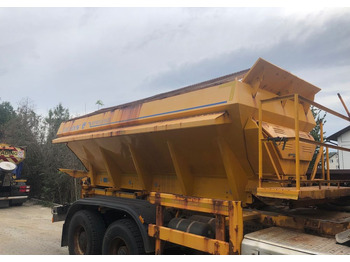 Vozidlo pro zimní údržbu Mercedes-Benz Arocs 3333 6x6 piaskarka solarka econ pług schmidt: obrázek 4