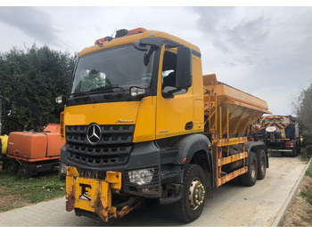 Vozidlo pro zimní údržbu Mercedes-Benz Arocs 3333 6x6 piaskarka solarka econ pług schmidt: obrázek 2