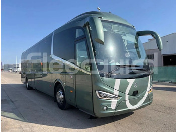 Turistický autobus