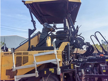Finišér CATERPILLAR AP655F
