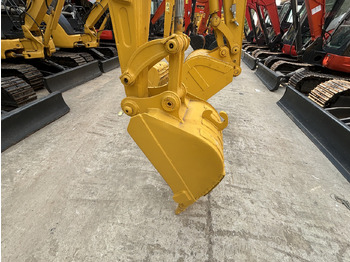 Mini rýpadlo KOMATSU PC35MR: obrázek 2