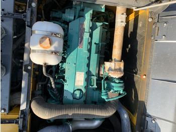 Pásové rýpadlo Volvo EC210: obrázek 3