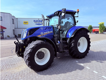 Traktor NEW HOLLAND T7.245