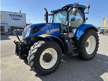 Traktor NEW HOLLAND T7.245