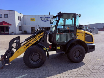 Kolový nakladač NEW HOLLAND
