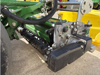 John Deere 2750E Triplex mower leasing John Deere 2750E Triplex mower: obrázek 4