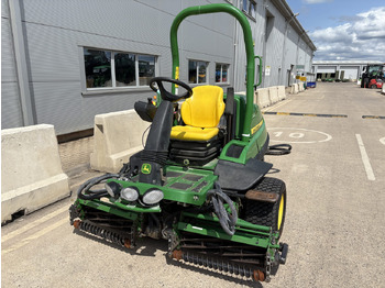 Sekačka na trávu John Deere 7200A Triple Mower: obrázek 3