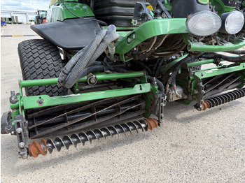 Sekačka na trávu John Deere 7200A Triple Mower: obrázek 5