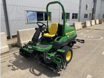 Sekačka na trávu JOHN DEERE 7200