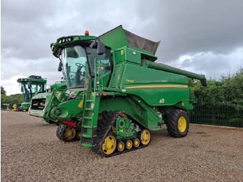 Sklízecí mlátička JOHN DEERE T670