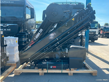 Auto s hydraulickou rukou
