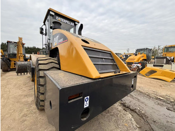 Kompaktor CATERPILLAR CS683E: obrázek 2 Kompaktor CATERPILLAR CS683E: obrázek 2